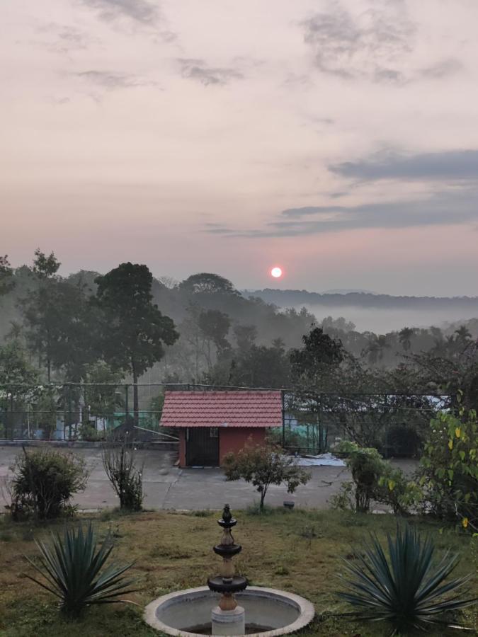Robin Woods Homestay Sakleshpur Extérieur photo